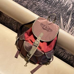 高级户外旅游双肩包2026新款 高颜值轻便女士背包冷门小众通勤 时尚