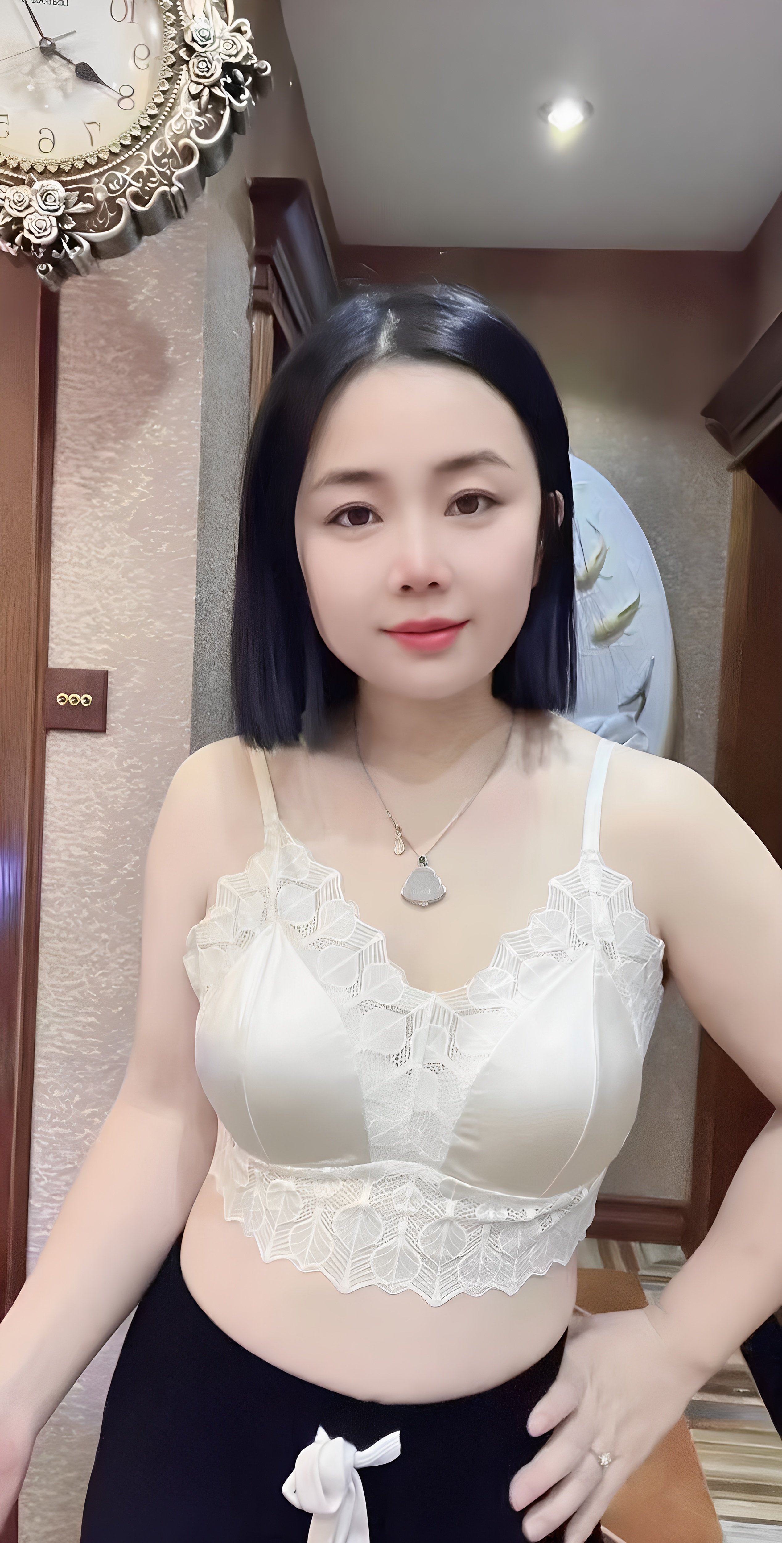 抹胸内衣女防走光打底上衣裹胸式短款美背性感蕾丝聚拢吊带小背心