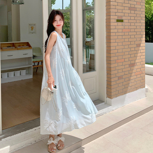高级感度假风刺绣无袖连衣裙女2025夏新款法式漂亮绝美仙女背心裙图片