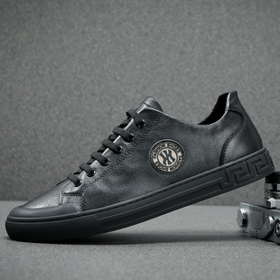 欧洲站男鞋潮鞋2026春季牛皮鞋子男休闲皮鞋简约百搭小黑鞋男板鞋