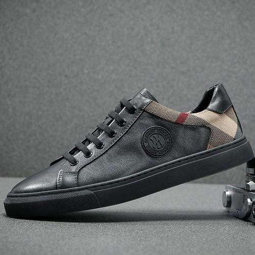 软皮透气休闲板鞋简约百搭休闲鞋