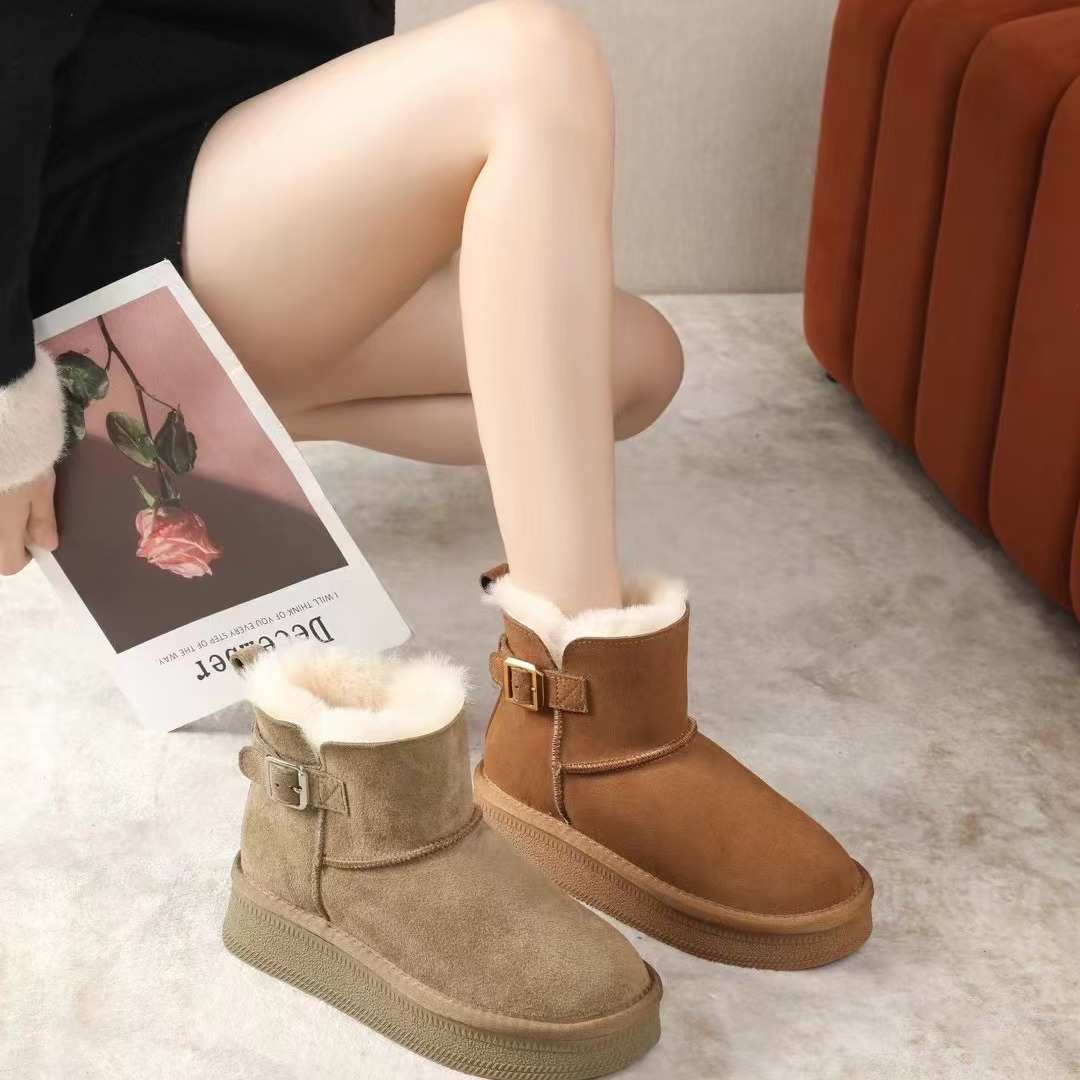 特大码41-43名鳕儿韩版皮带扣雪地靴女冬季加绒保暖防滑厚底短靴