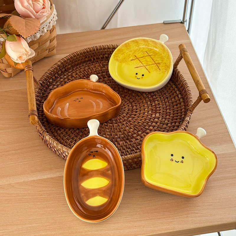 手绘陶瓷可爱面包味碟