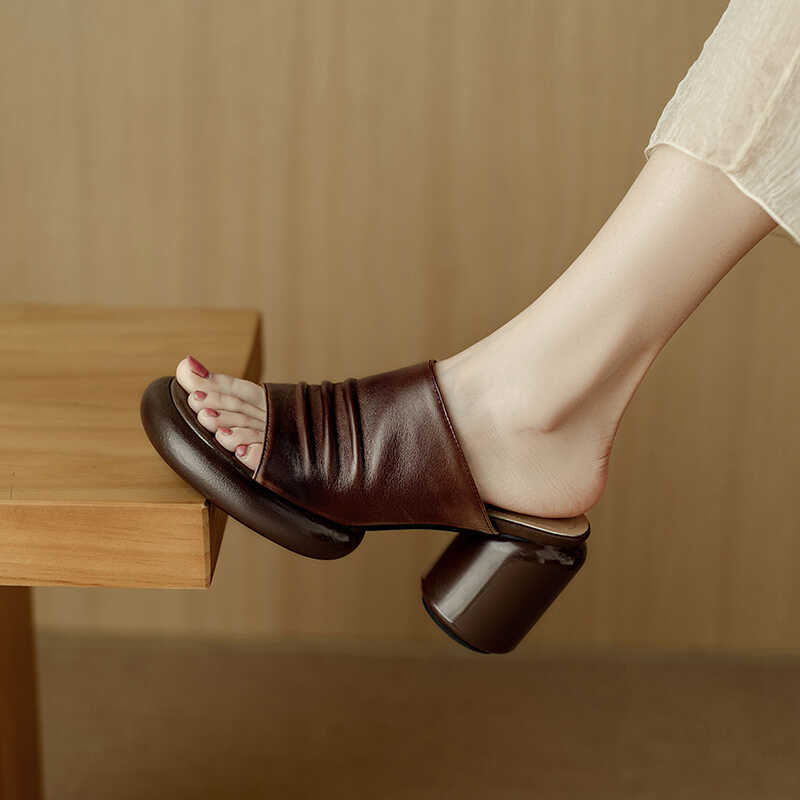 褶皱夏季防水台白色一字拖法式