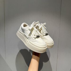 真皮厚底小白鞋女2024秋季新款透气时尚圆头系带增高轻便休闲板鞋
