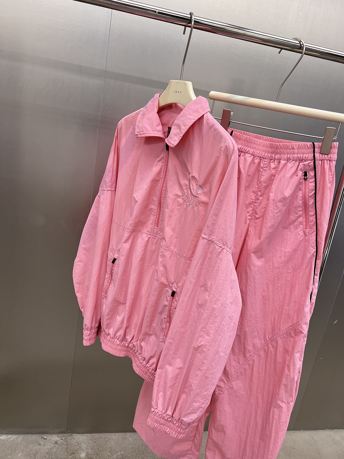 sofia尼龙2023运动套装