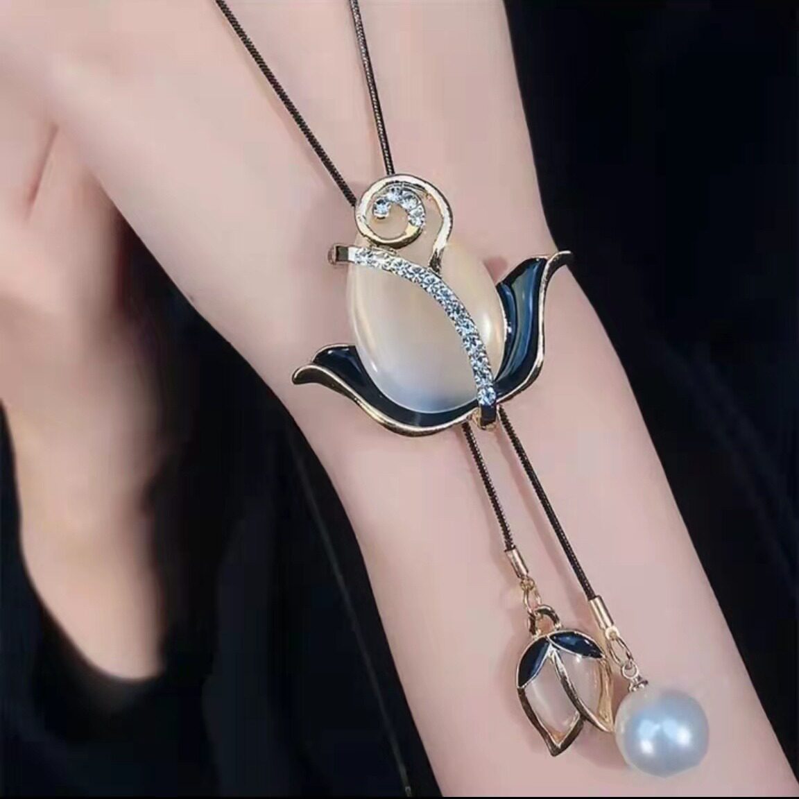 毛衣链女长款郁金香猫眼石吊坠轻奢流苏珍珠项链秋冬百搭饰品配饰