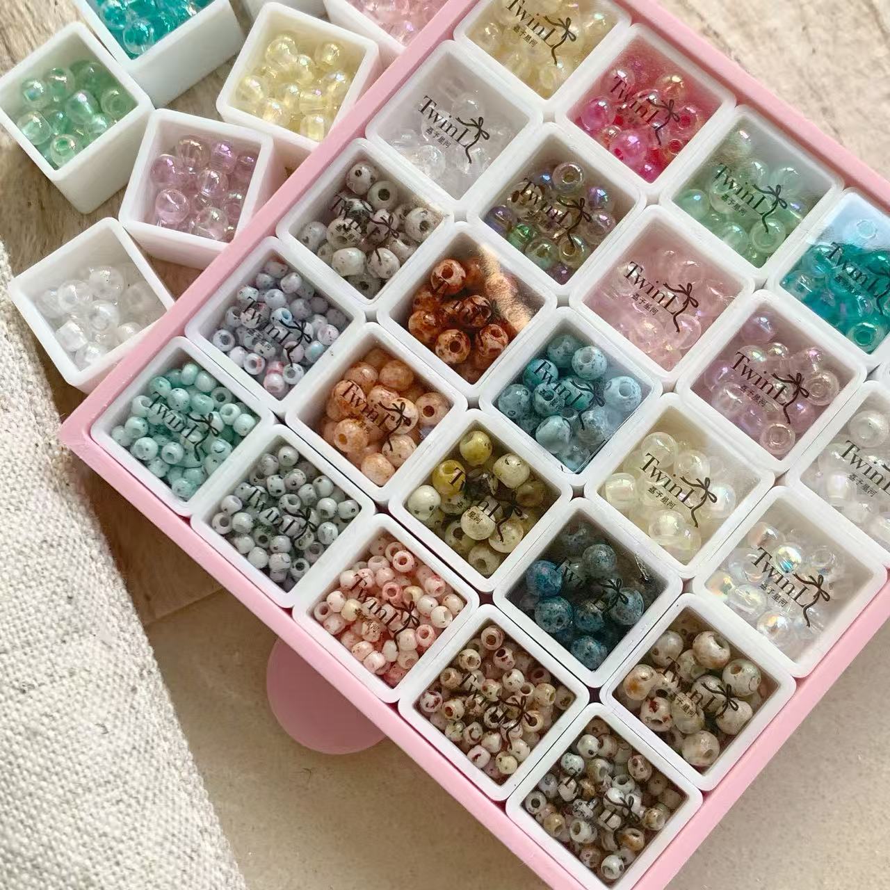 TwinL新款25格美甲饰品收纳盒