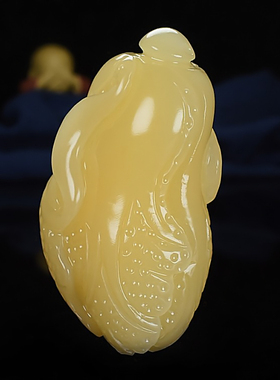新疆和田黄玉籽料白菜手把件挂件
