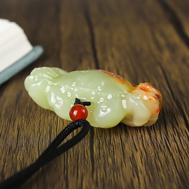 天然和田玉籽料螃蟹吊坠项链挂件男女款八方来财玉螃蟹原石雕刻