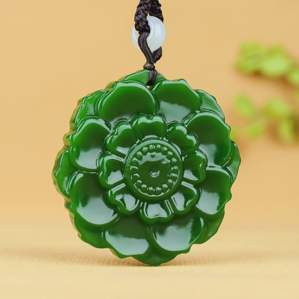 新疆和田玉碧玉雪莲花吊坠天然菠菜绿碧玉平安牌莲花毛衣链项链