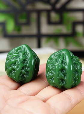 天然新疆和田玉核桃手把件