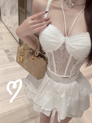 设计感蕾丝拼接鱼骨吊带背心内搭外穿带胸垫纯欲性感辣妹上衣