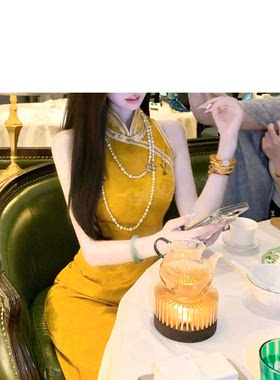 锦绣盛世新中式改良旗袍女金黄色无袖立领暗纹缎面提花国风连衣裙