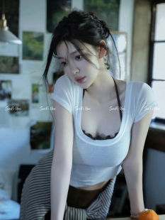 纯欲小白花～性感微薄透低领显胸短袖 挂脖带胸垫背心内搭 T恤少女