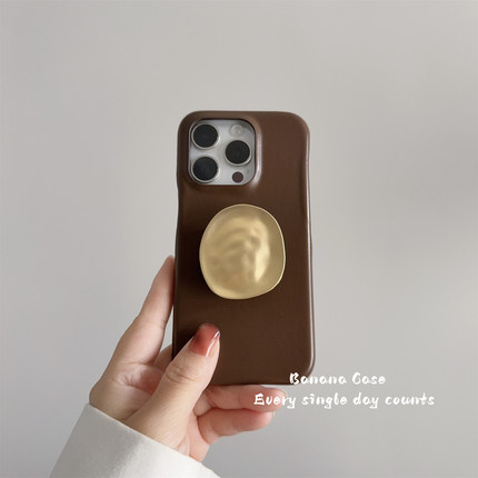 韩国ins高级感复古冷咖色半包皮质硬壳适用iphone16promax苹果14pro手机壳13/15pro金色元宝支架12简约保护套