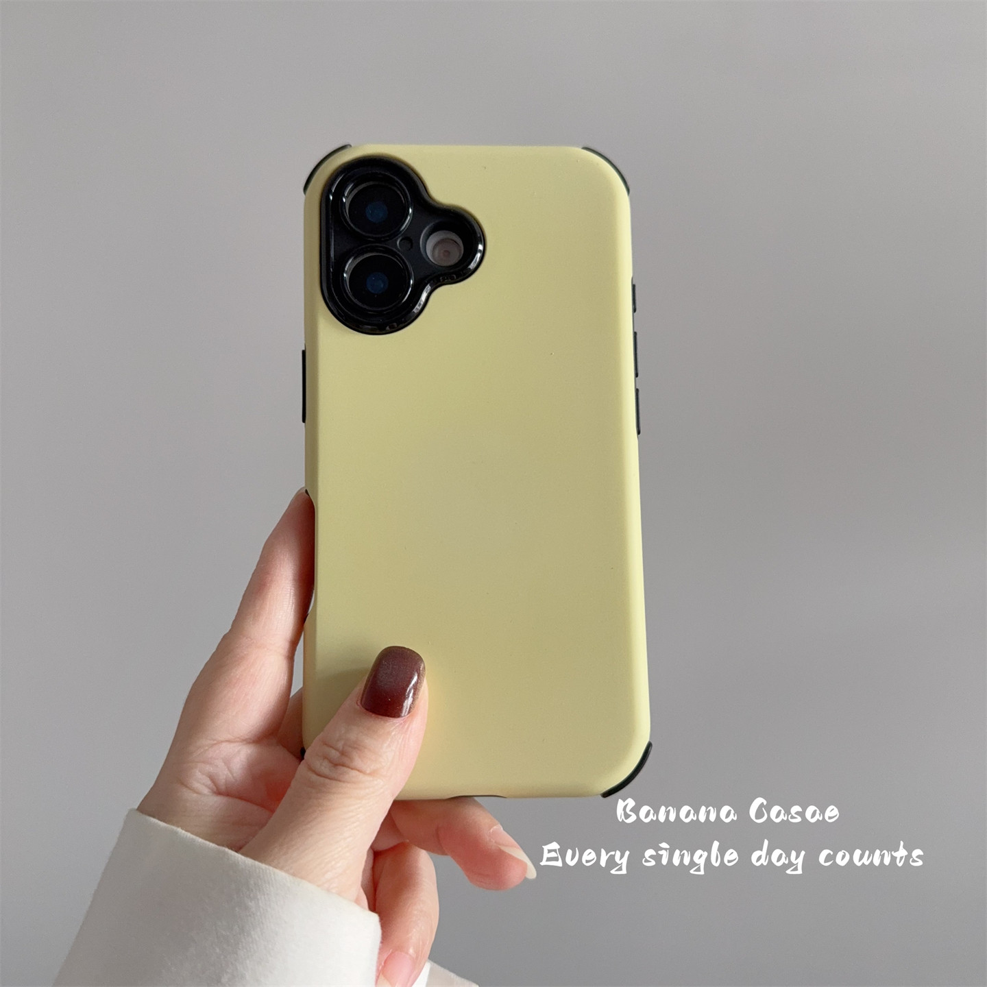 简约淡黄色二合一防摔17pro硬壳