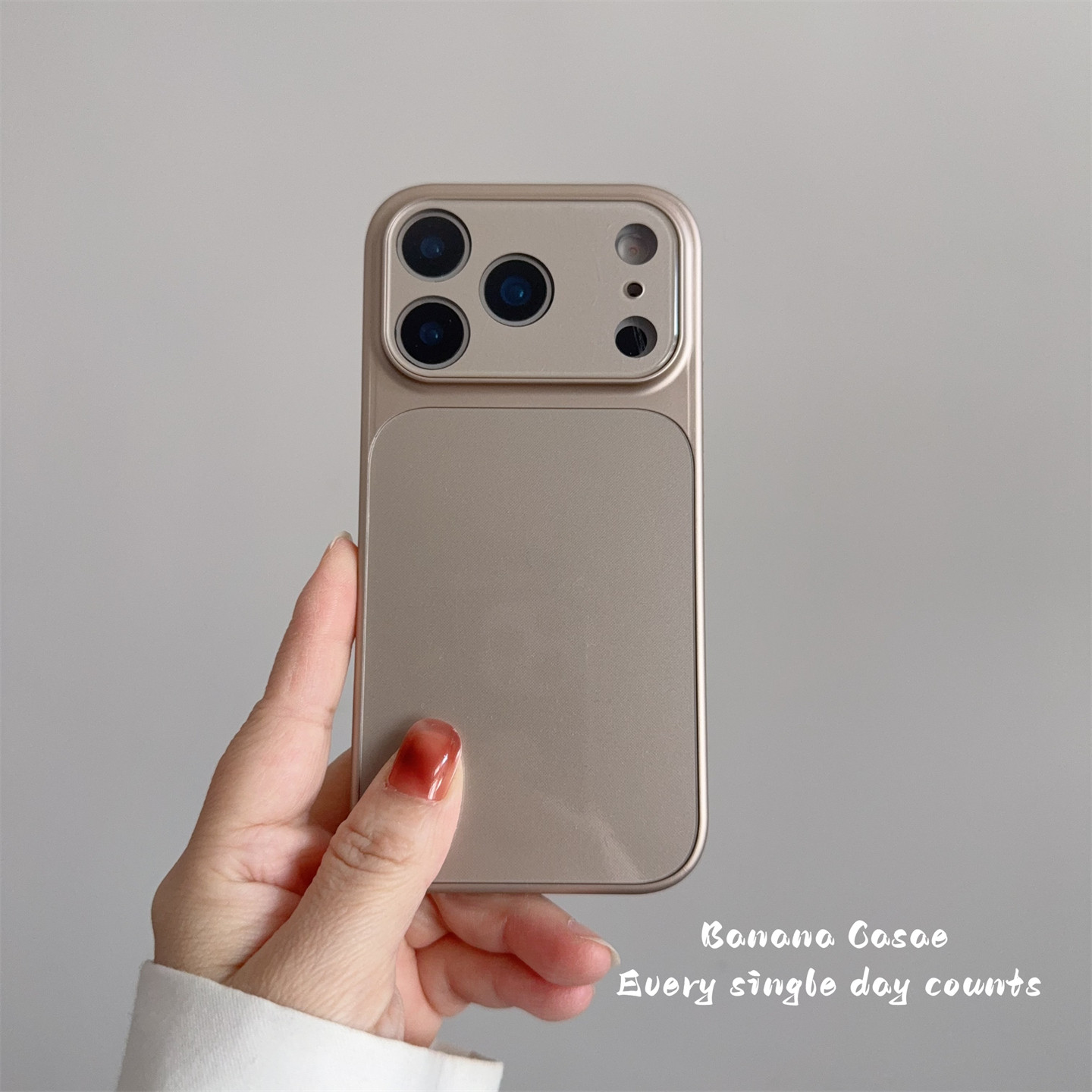 BananaCase简约风沙漠金大视窗镜头膜硬壳适用17promax苹果16pro手机壳iPhone13复古15pro全包防摔14保护套17