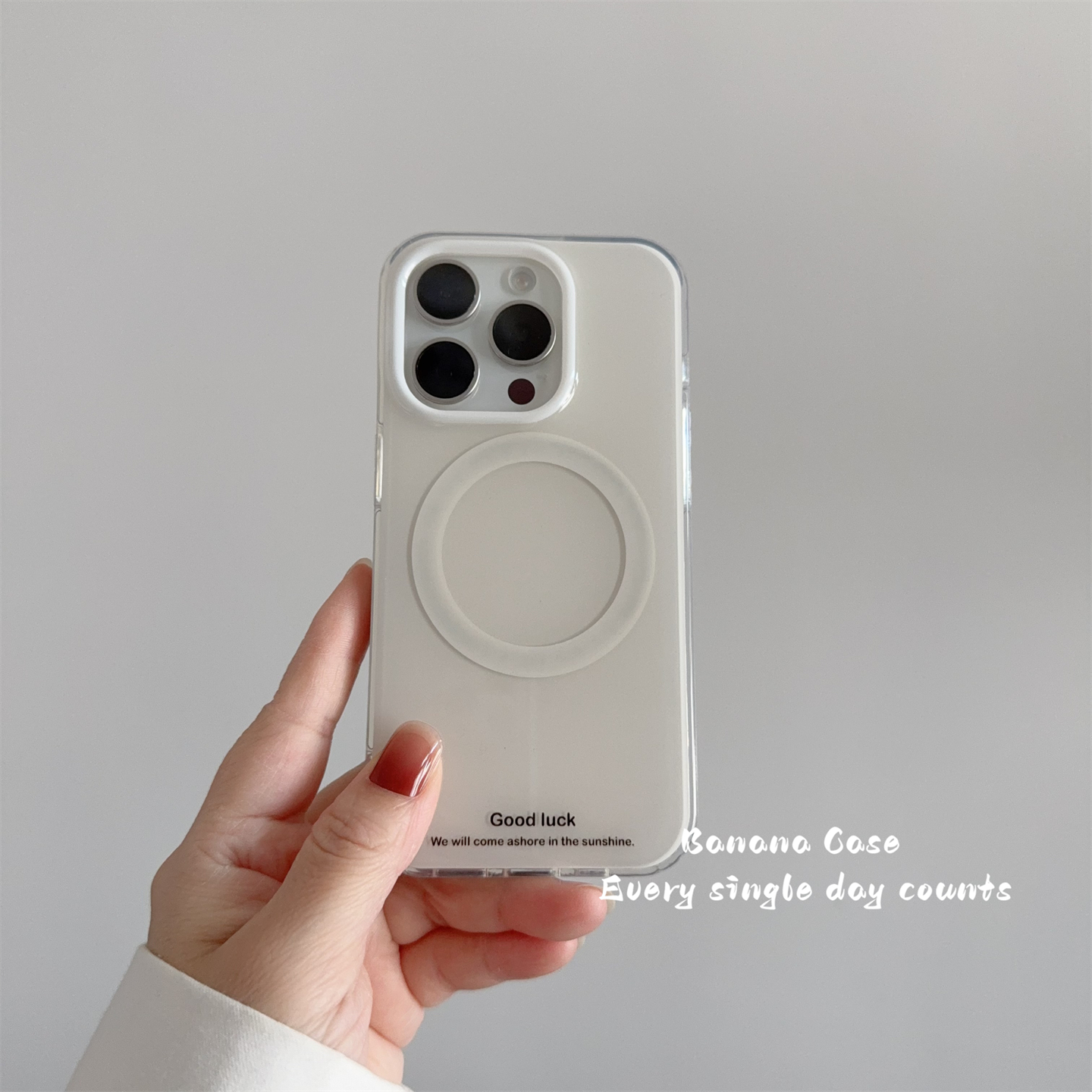 极简风ins小众米白色英文磁吸硬壳适用iphone16promax苹果15pro手机壳14pro光面13promax全包防摔16pro保护套
