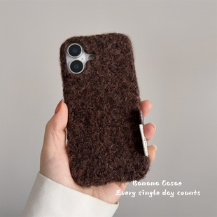 BananaCase秋冬简约复古深棕色毛绒适用iPhone13苹果14pro手机壳15promax新款 17pro防摔16promax保护套16硬壳
