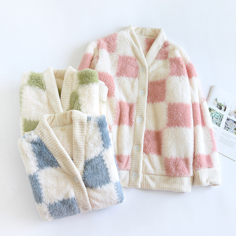 珊瑚绒睡衣上装女冬加厚保暖V领休闲大格子法兰绒家居服上衣单件