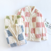 珊瑚绒睡衣上装 女冬加厚保暖V领休闲大格子法兰绒家居服上衣单件