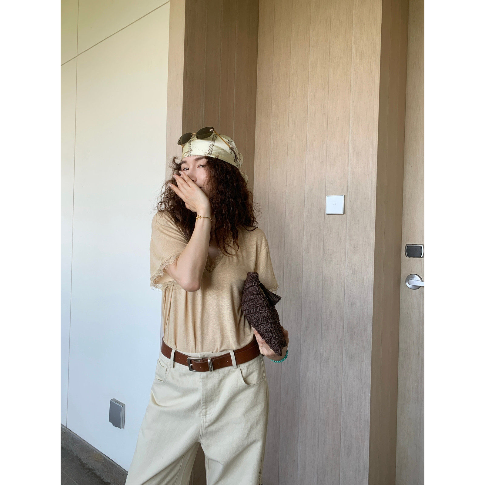 十三行正品蕾丝拼接V领短袖T恤女
