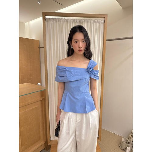 正品现货甜辣褶皱漏肩小衫