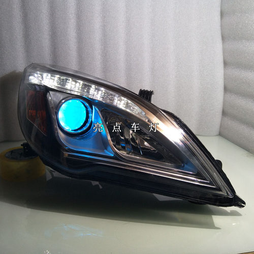 适用北汽威旺M20大灯总成改装LED双光透镜氙气灯天使恶魔眼日行灯