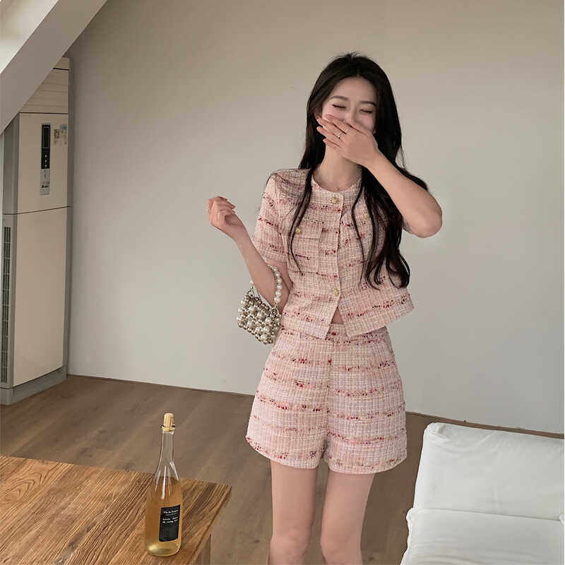 法式气质小香风阔腿短裤两件套2024夏季新款小个子粉色上衣套装女,女装/女士精品,时尚套装,淘宝优惠券,粉丝福利购,淘宝优惠卷