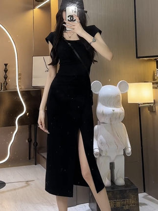 设计感收腰显瘦不规则褶皱连衣裙女夏季辣妹性感开叉包臀过膝长裙