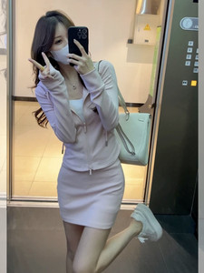 洋气减龄运动套装女春夏新款连帽开衫外套高腰包臀半身裙两件套潮