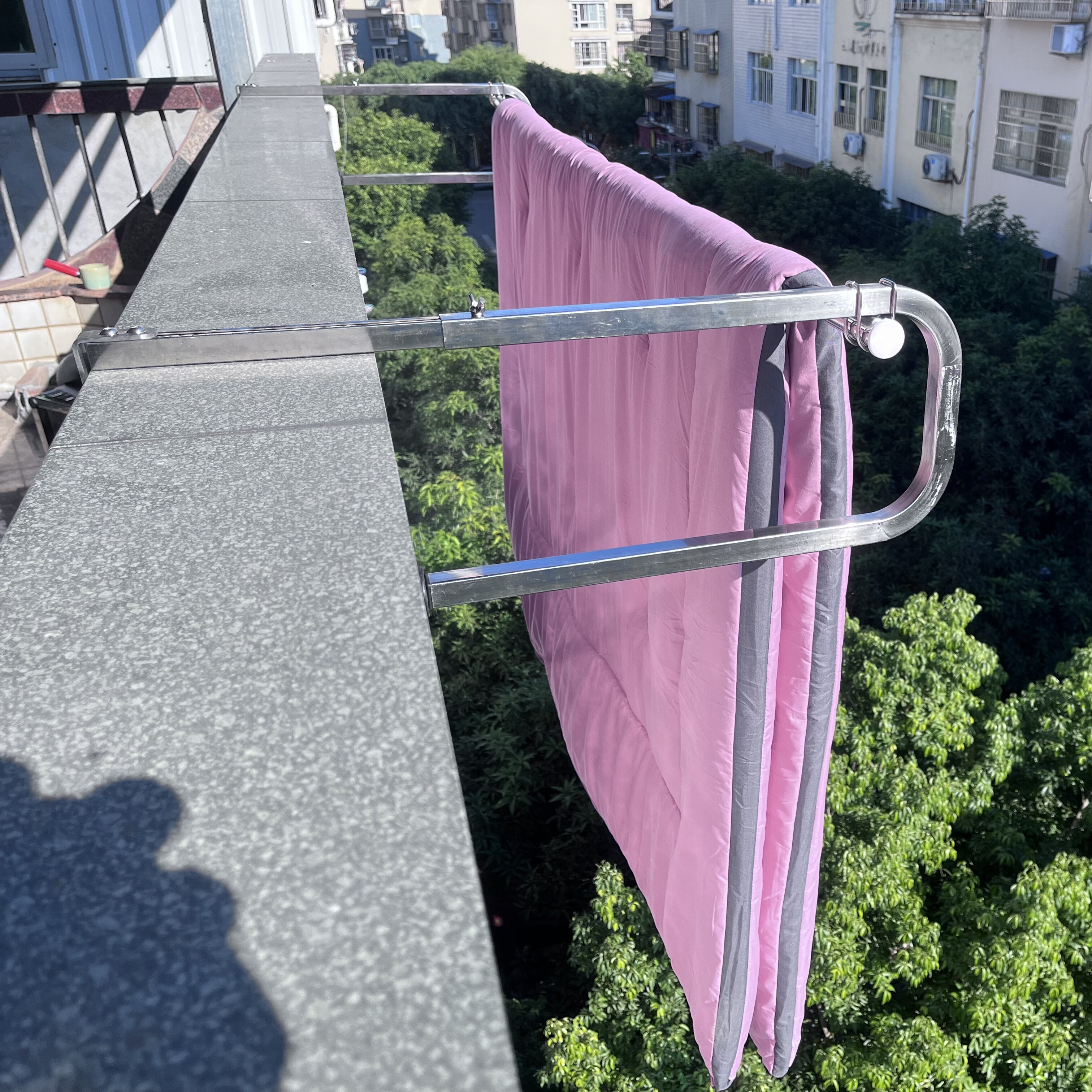 免打孔阳台栏杆晾衣架窗户晾衣杆窗外晾衣架晒被子神器304不锈钢