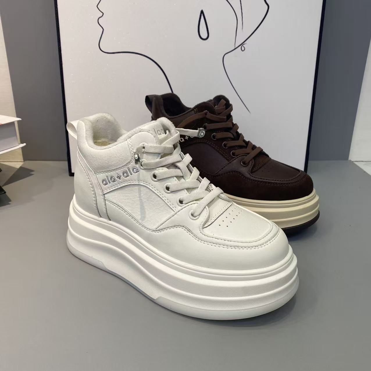 2025冬季新款女款厚底高帮加棉女鞋时尚休闲女鞋舒适保暖防滑底