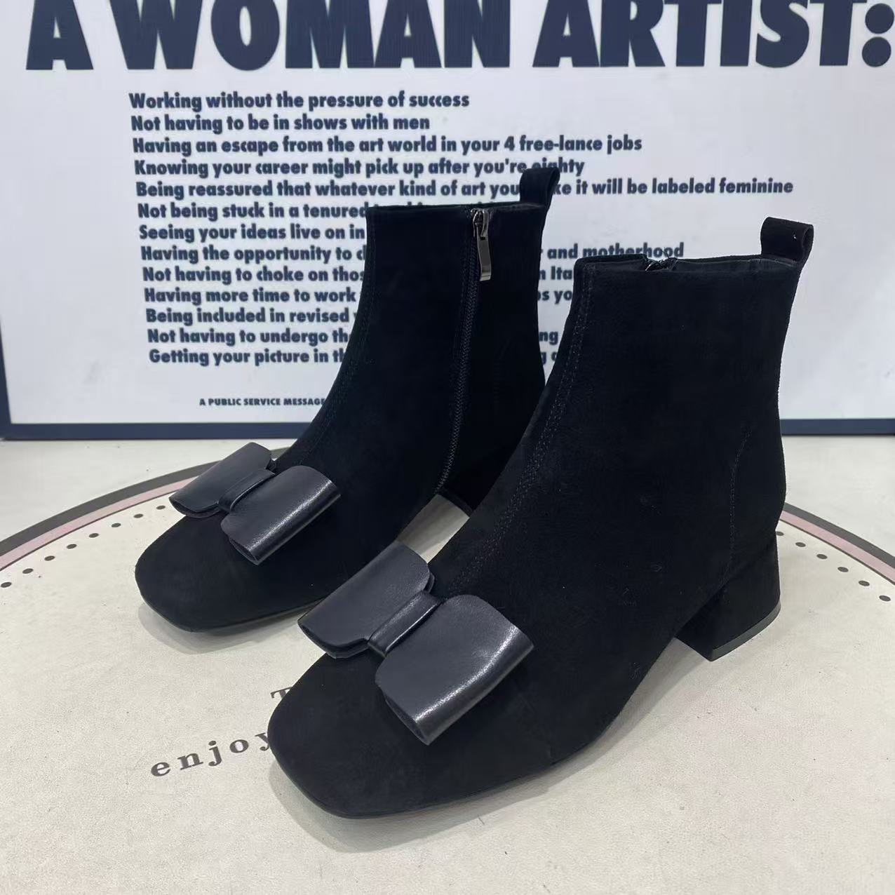 2025冬季新款女款羊猄皮加棉蝴蝶结短靴方跟舒适百搭时尚跟鞋