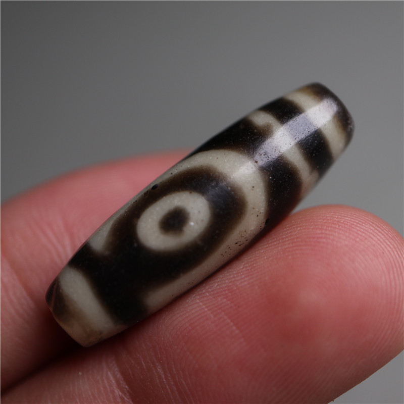 〓包老〓西藏清代老料器两眼天珠开门压痕锁骨散配珠手串顶珠A03