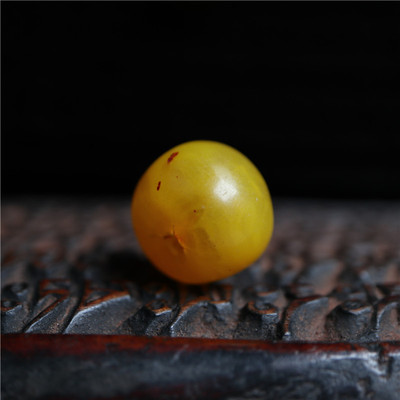 〓包老〓西藏合成蜡仿蜜蜡老曲扎黄色老料器饼子配手串散配珠子