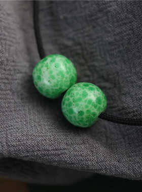 包老少见清代水墨点彩琉璃点翠绿色搅胎琉璃珠文玩配饰散珠DC01