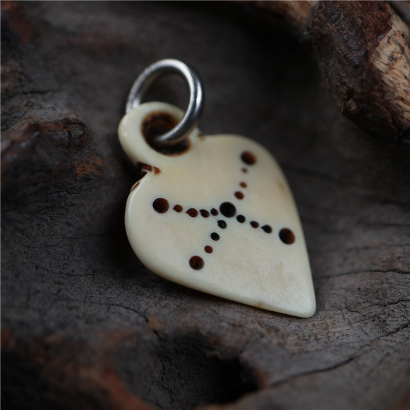 特价西藏民手工猛犸牙雕心形小吊坠文玩侧挂手串配饰佛珠吊坠配件