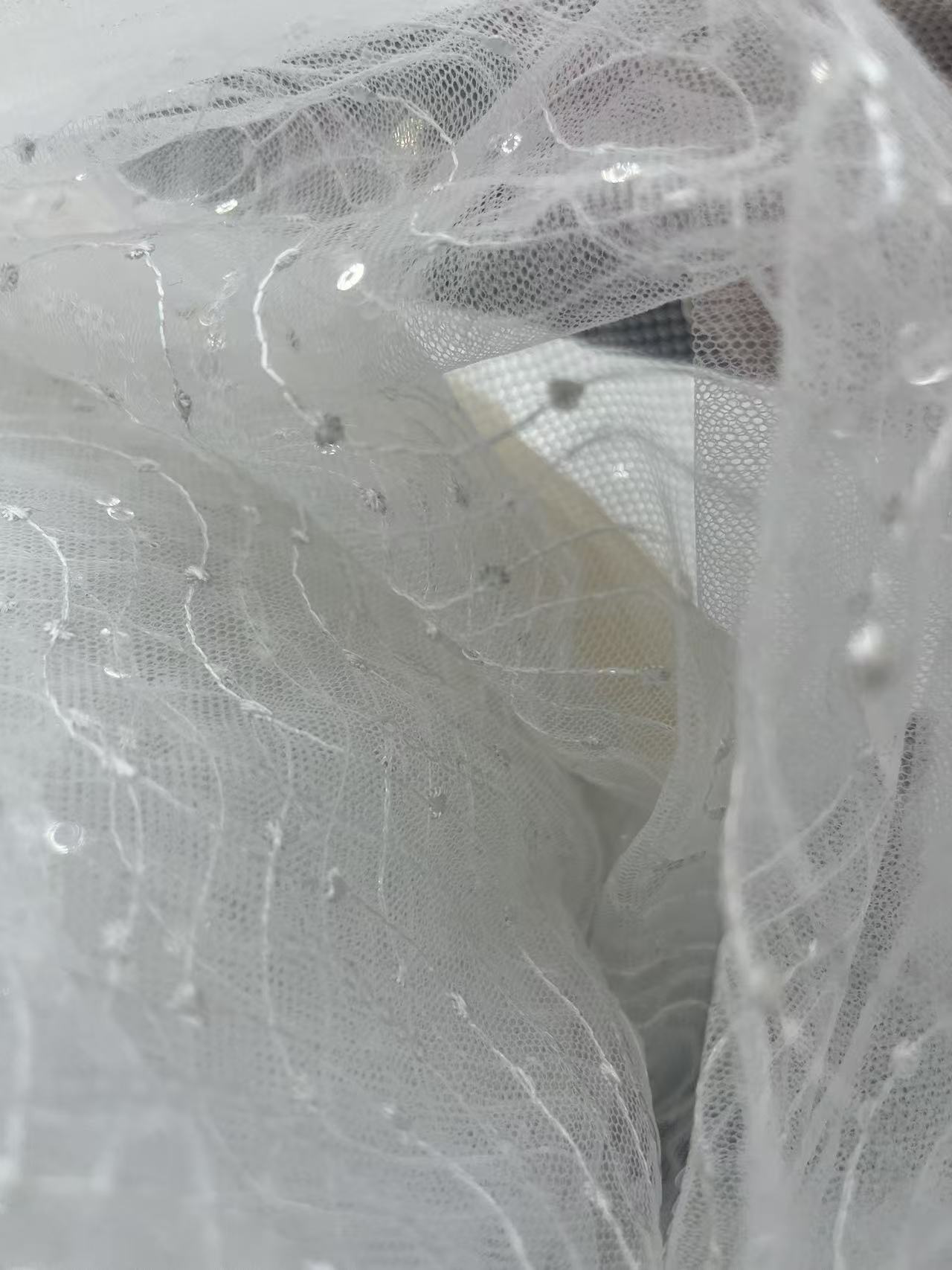新款珠管亮片网纱刺绣花图腾立体条纹蕾丝布料婚纱礼服旗袍连衣裙