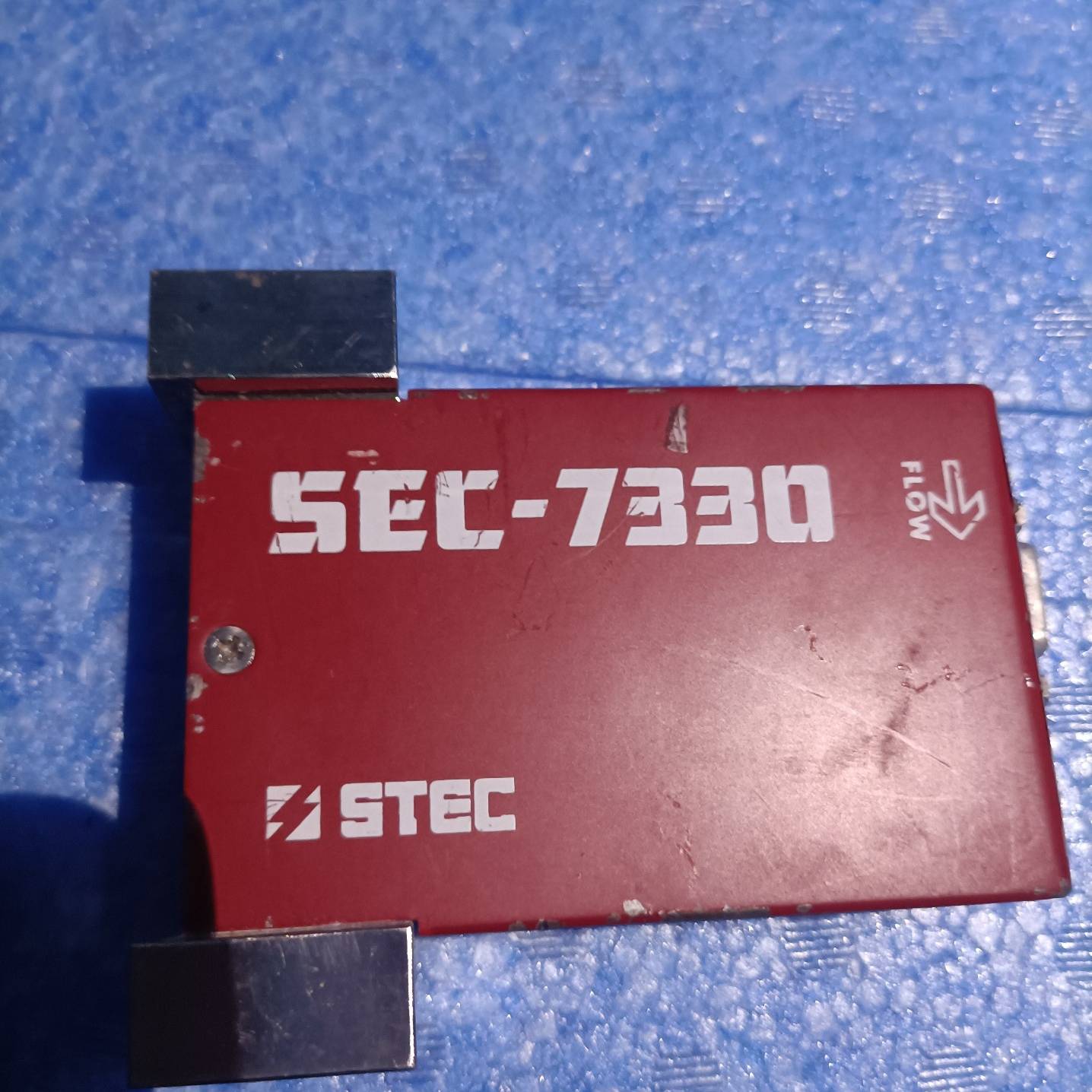 议价-C5F8堀场SEC-7330M，氮气专用，流量50SCCM。