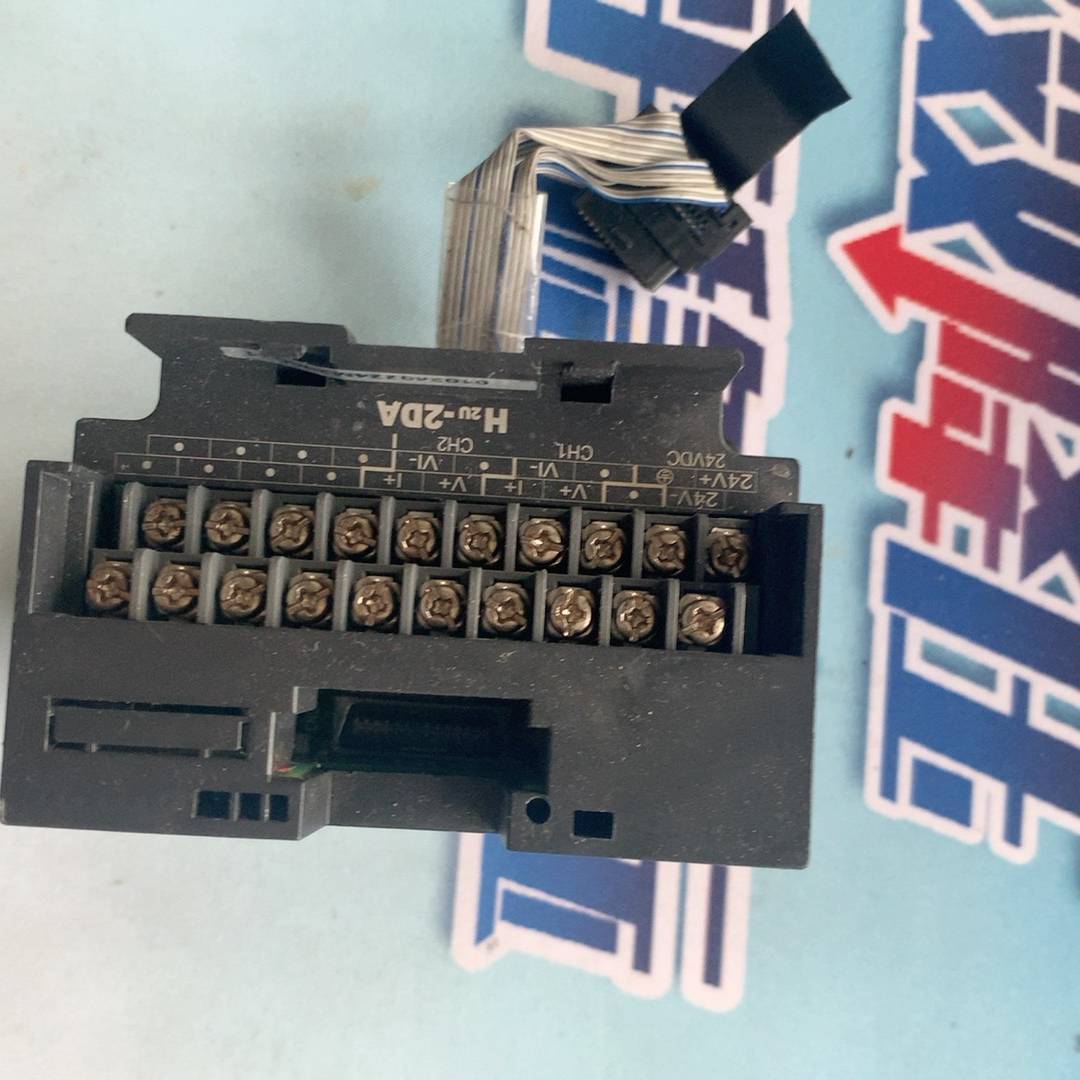 议价-汇川H2U一2DA。功能正常包好，成色如图