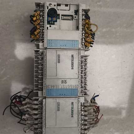 议价-三菱PLC出售，FX1S-30MR-001。成色如图，功