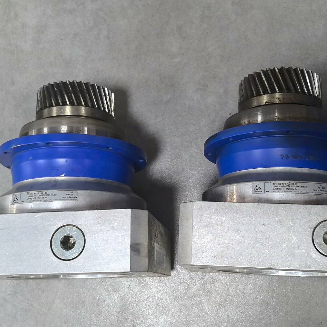 议价-阿尔法减速机TP025S-MF1-7-0K1-2S两台，成色