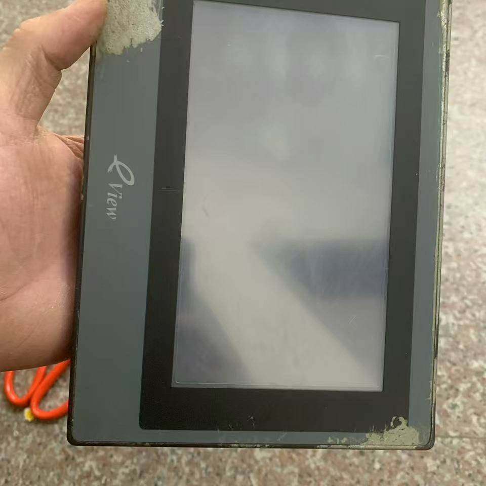 议价-步科触摸屏ET070 一个 成色如图 通电显示