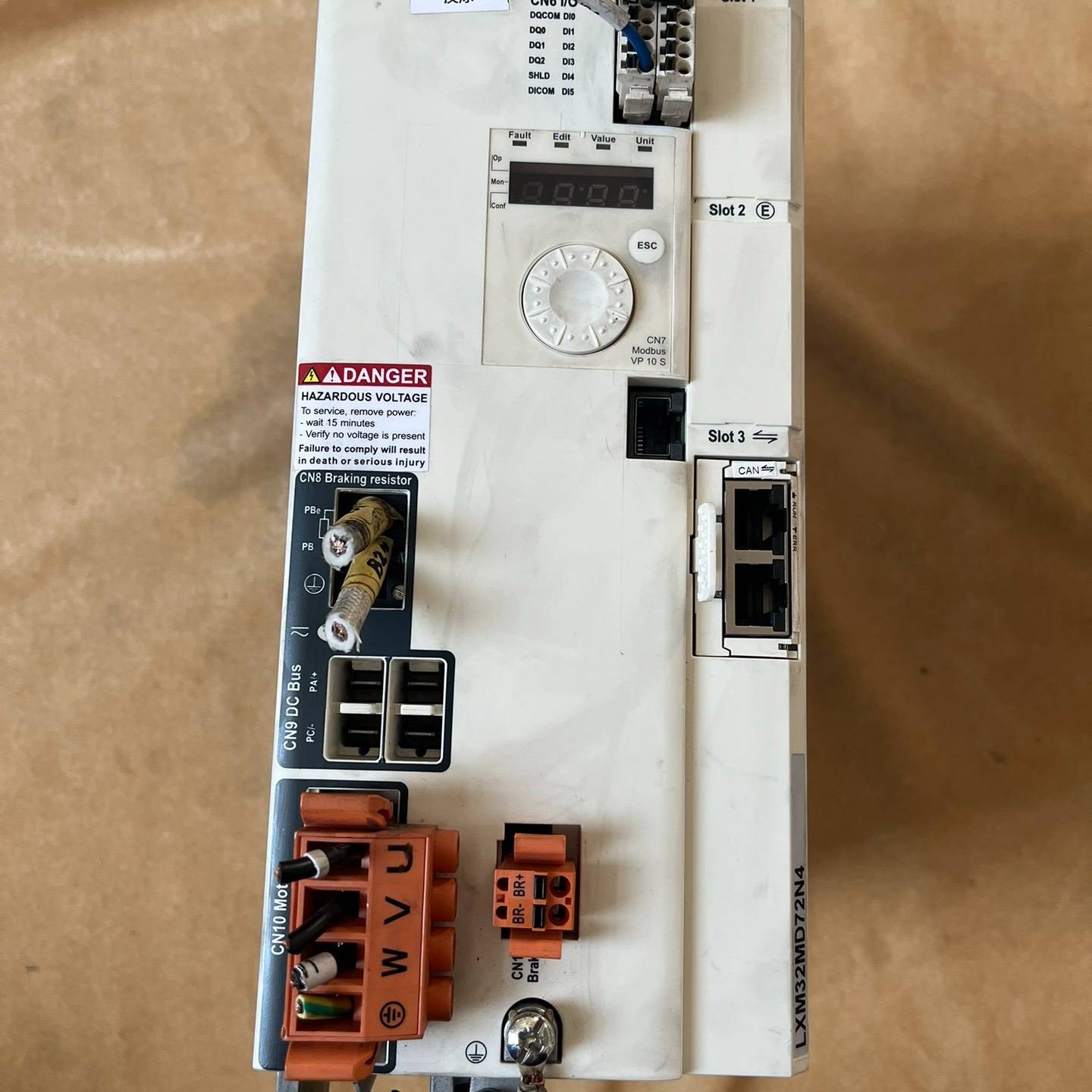 议价-施耐德驱动器LXM32MD72N4，现货1台