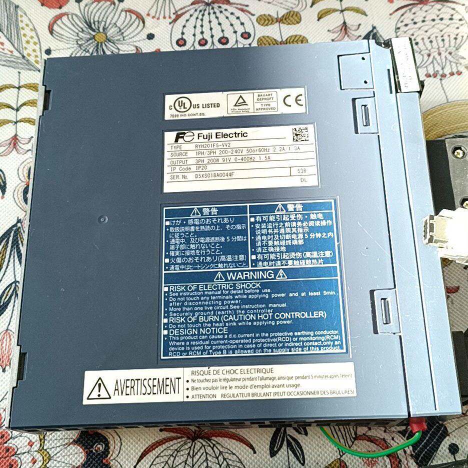 议价-富士  伺服驱动器 RYH201F5-VV2  实物拍摄如
