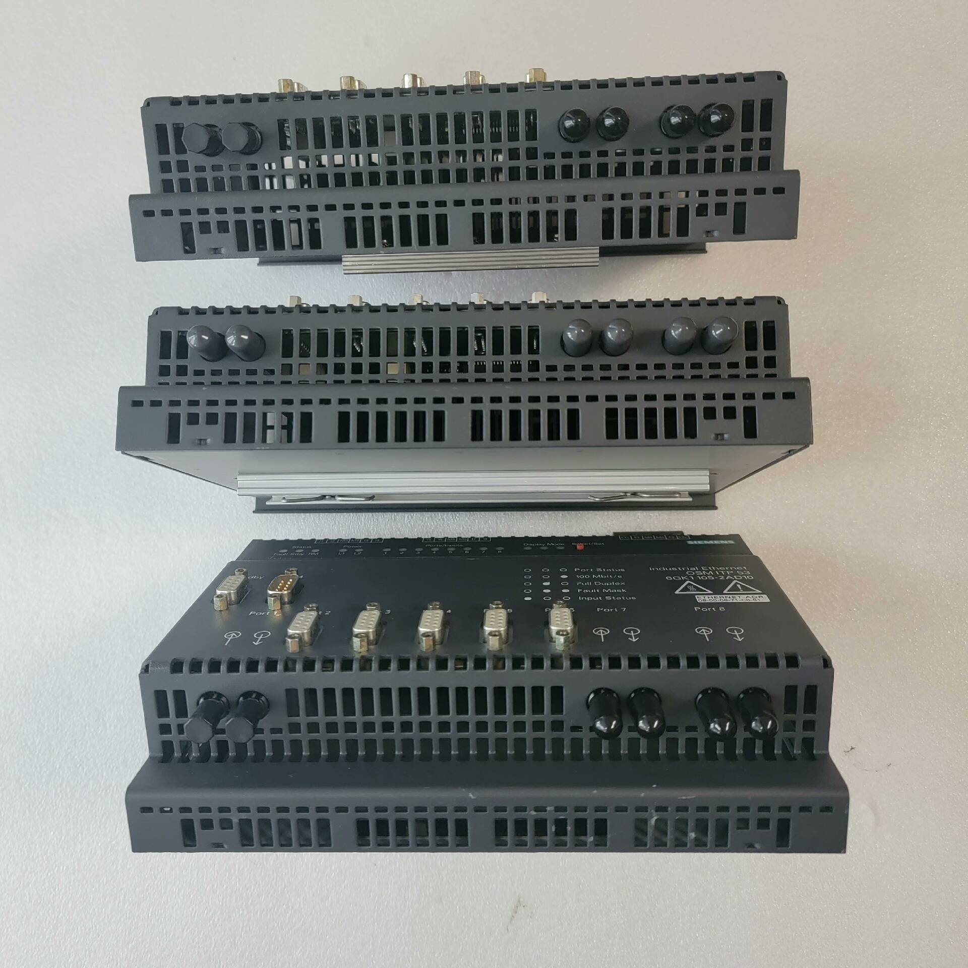 议价-6GK1105-2AD10   二手九新， 照片实物，剩余