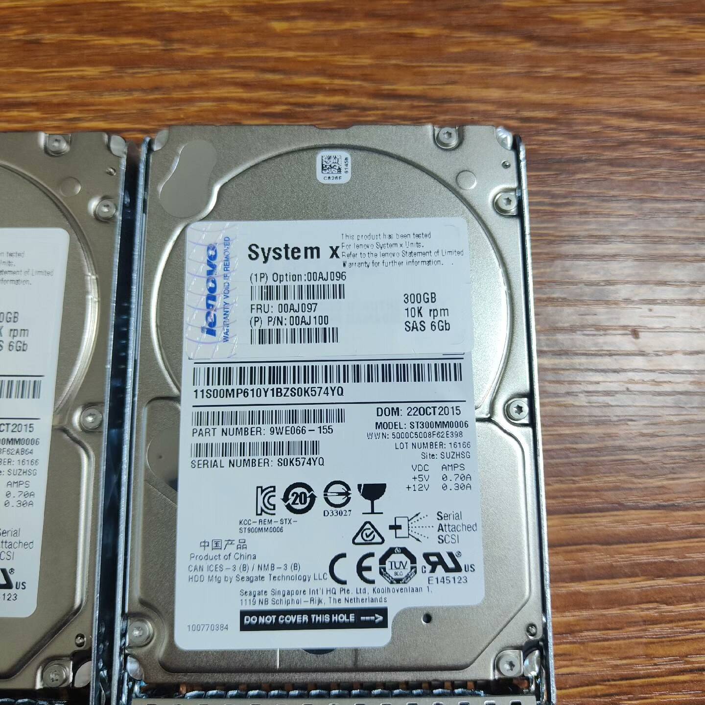 议价-联想00AJ097 00AJ100 300G 10K SAS