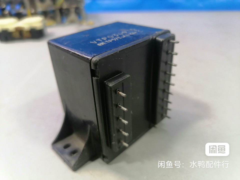 日本松下0349密封变压器  功率30w 入230v 出双18单9v 不振不叫